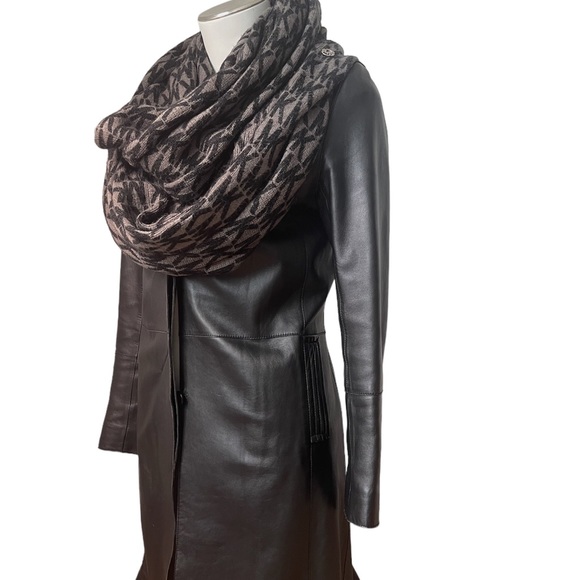 Michael kors logo”MK” blank and gray large scarf - Picture 3 of 12